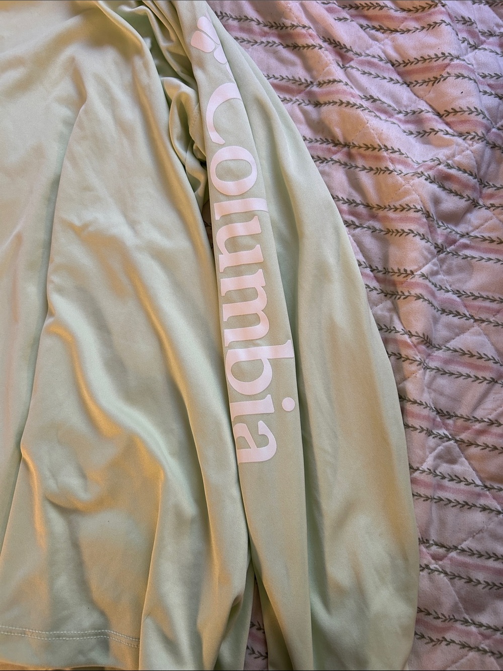 💚Columbia lime Green Long Sleeve Performance Shirt💚 - Picture 2 of 3